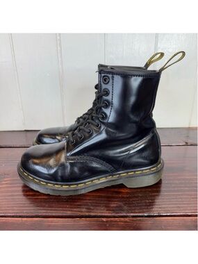 Dr. Martens 1460 W Black Smooth Leather Combat Boots – Women’s 7